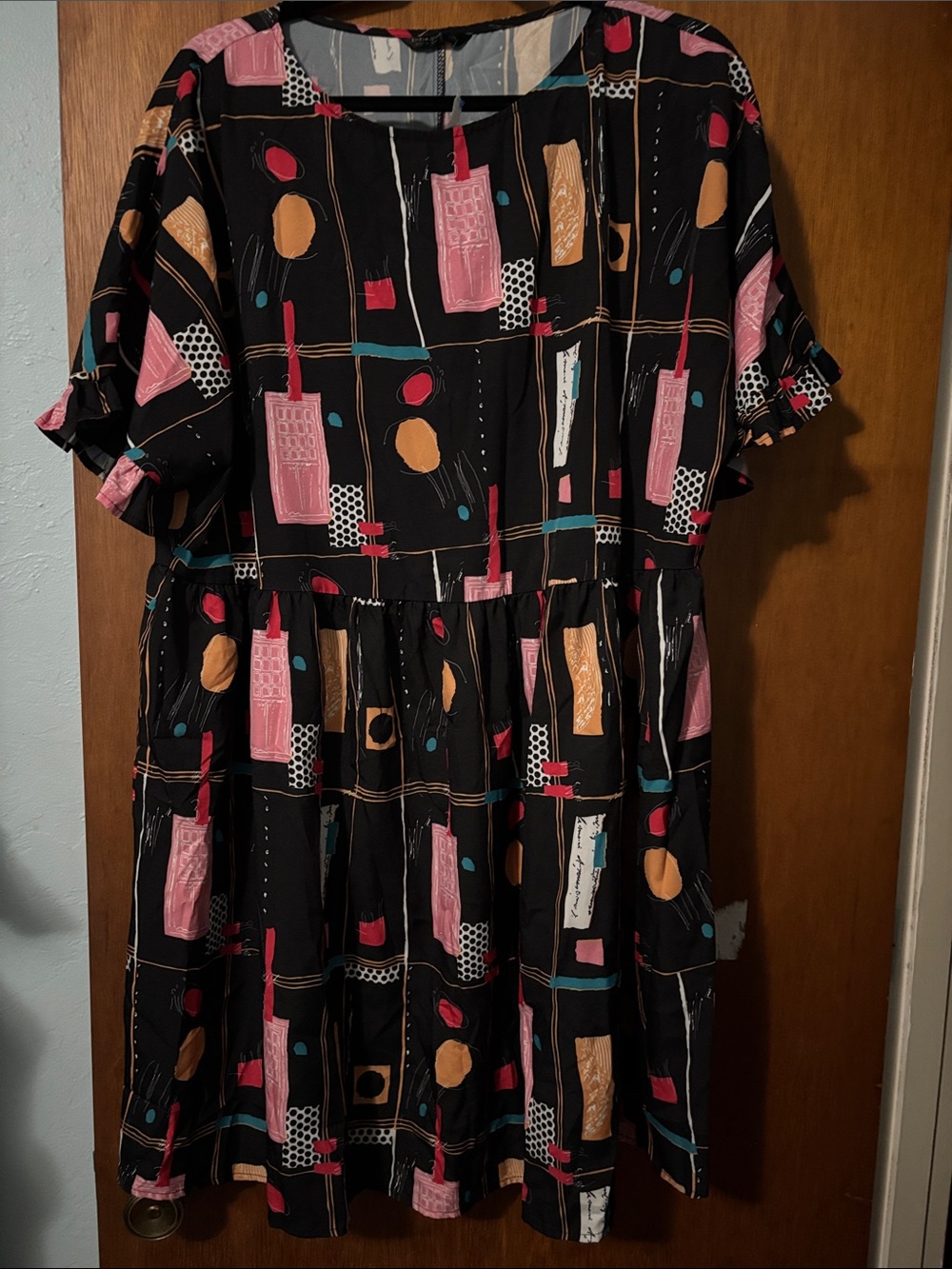 SHEIN Curve Black Short Sleeve Dress with Pink, Teal & Mustard Abstract Print
